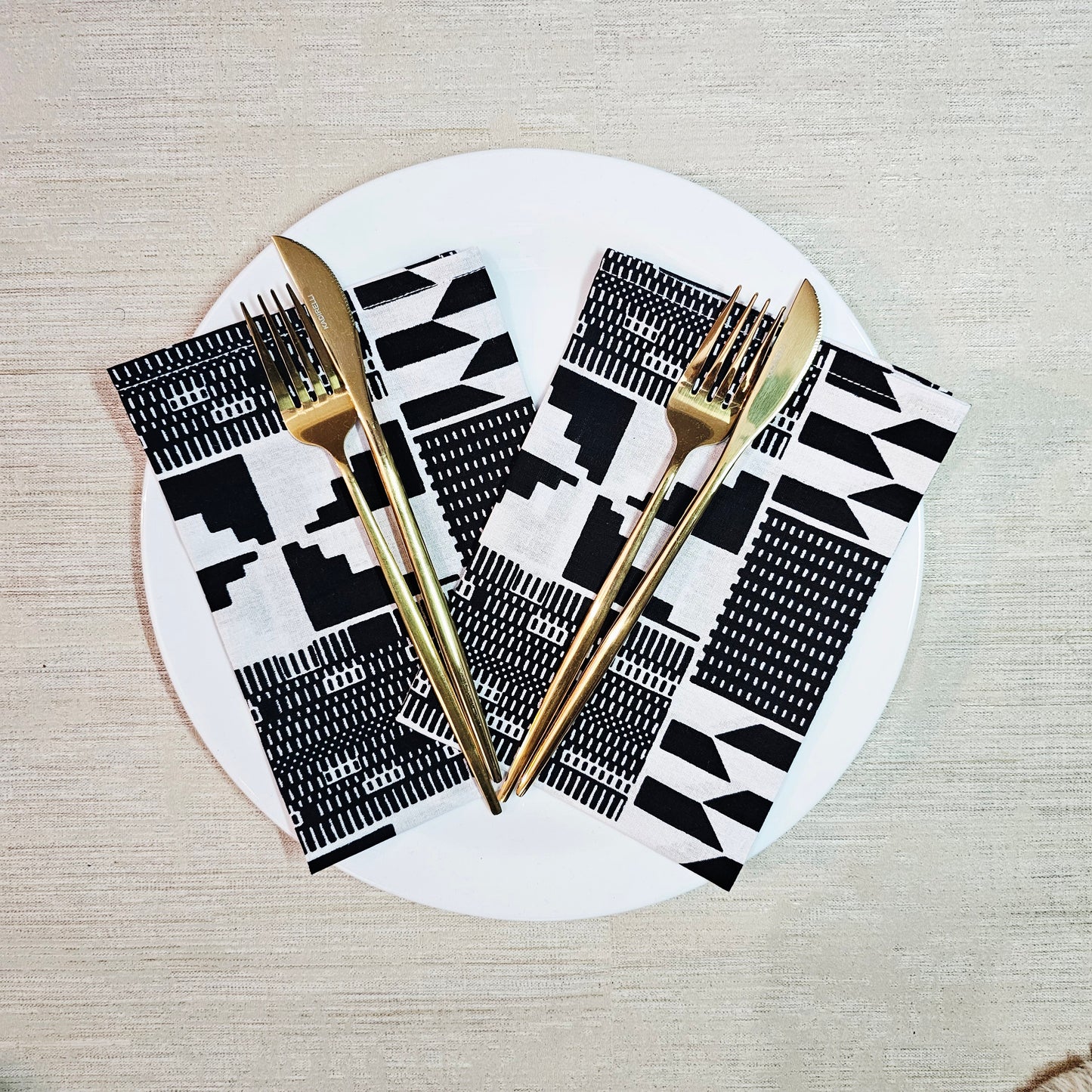 Table Runner and Set of 8 Napkins | 100% Cotton African Print Fabric