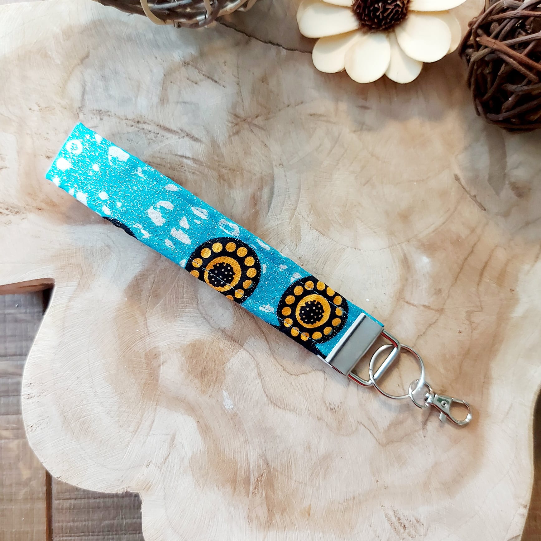 DIY Fabric Key Fob Wristlet, How to sew a Wristlet