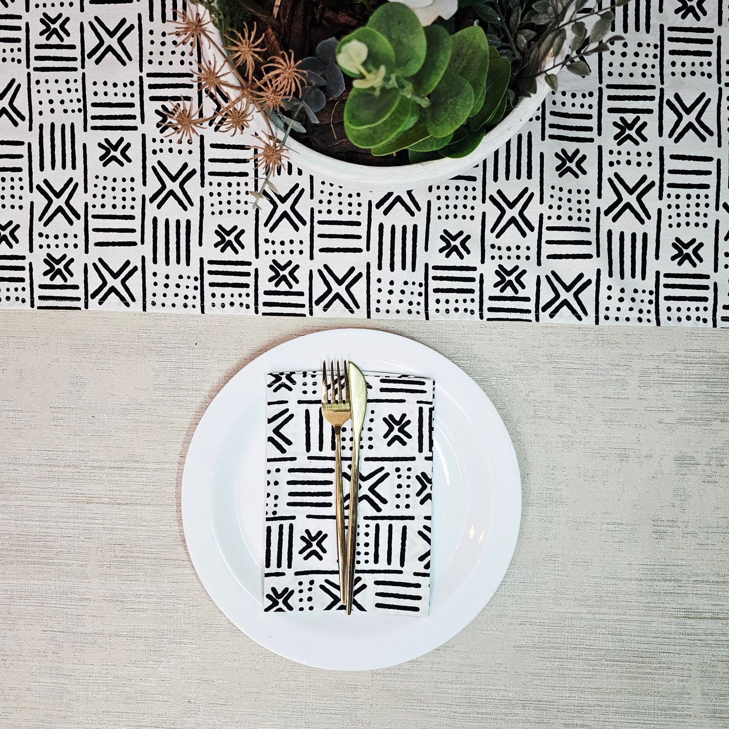 Table Runner and Set of 8 Napkins |  100% Cotton African Print Fabric