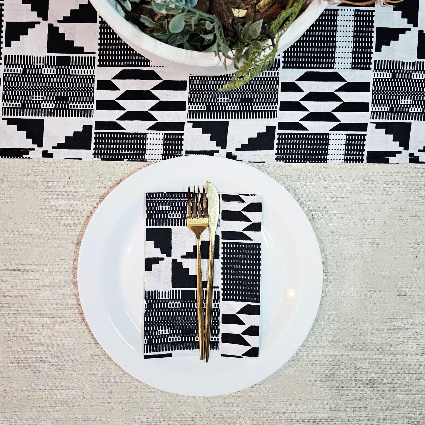 Table Runner and Set of 8 Napkins |  100% Cotton African Print Fabric